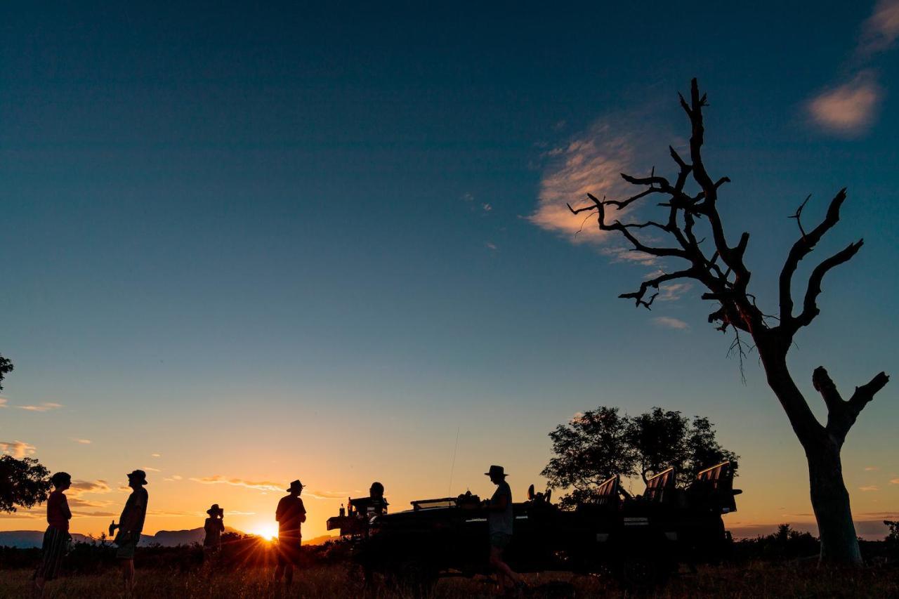 Shindzela Tented Camp Rezervaţia naturală Timbavati Exterior foto