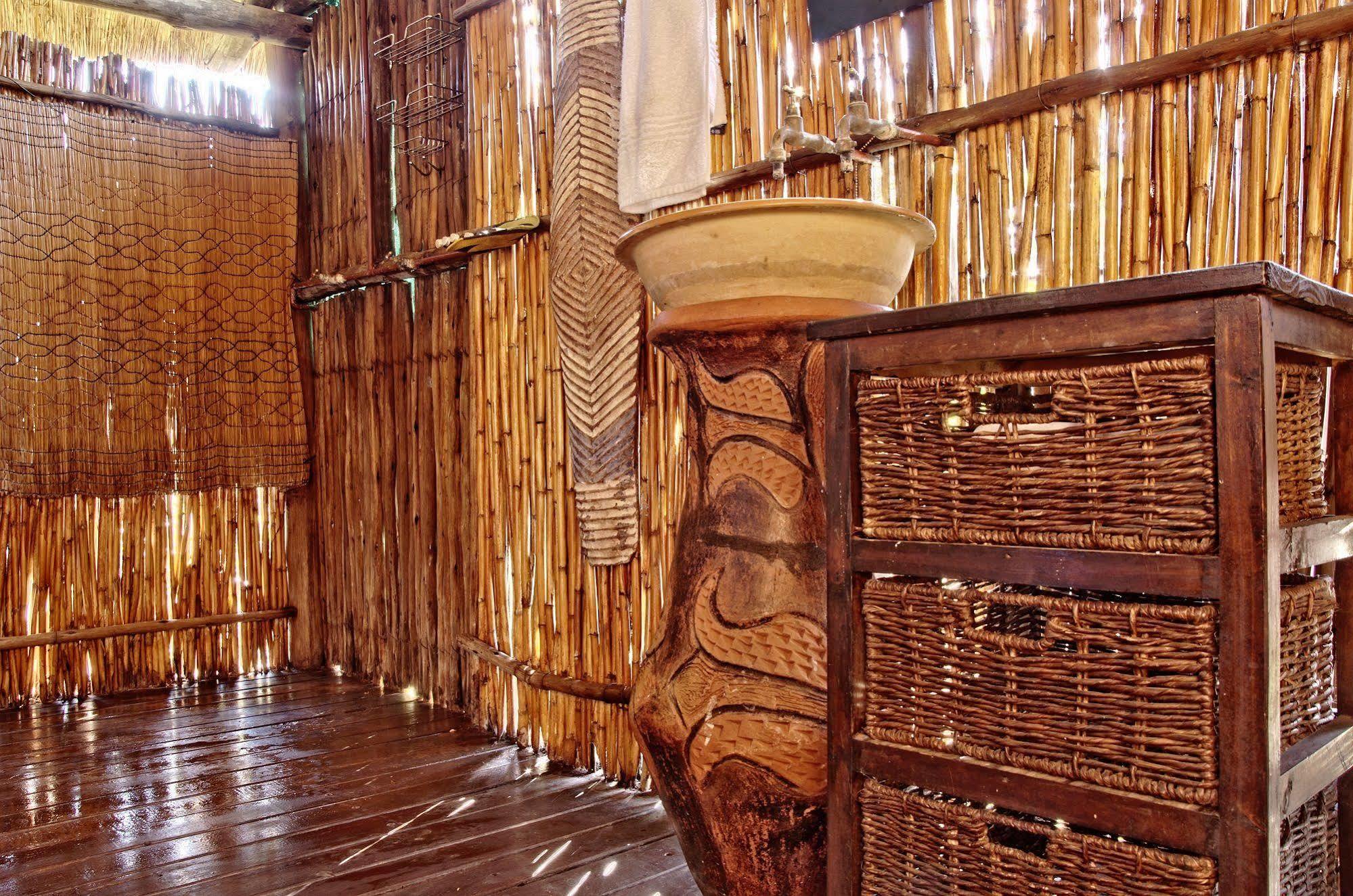Shindzela Tented Camp Rezervaţia naturală Timbavati Exterior foto